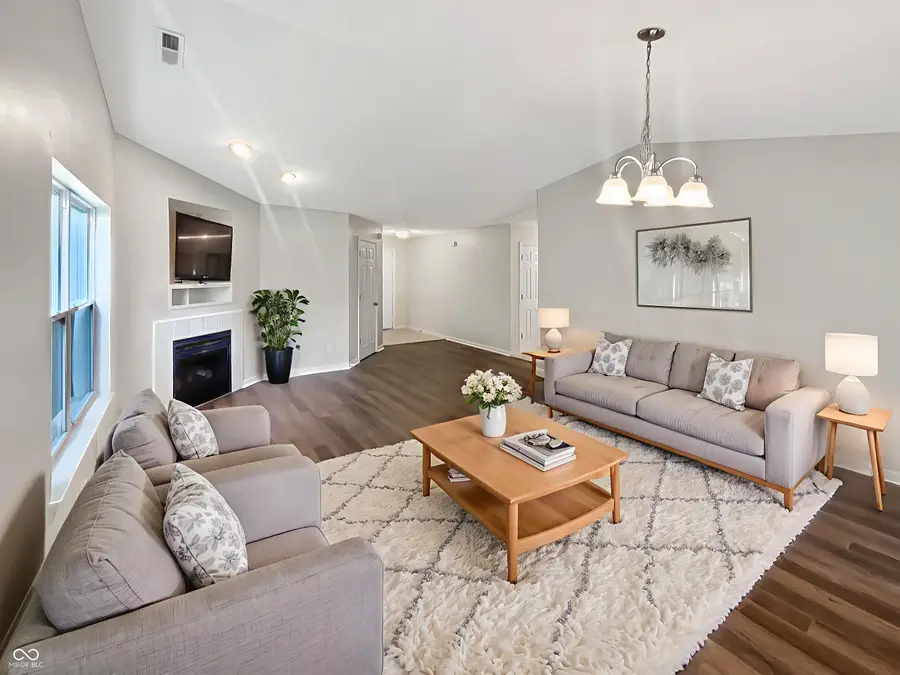 10620 Colonial Court, Indianapolis, IN 46234 - Image #2