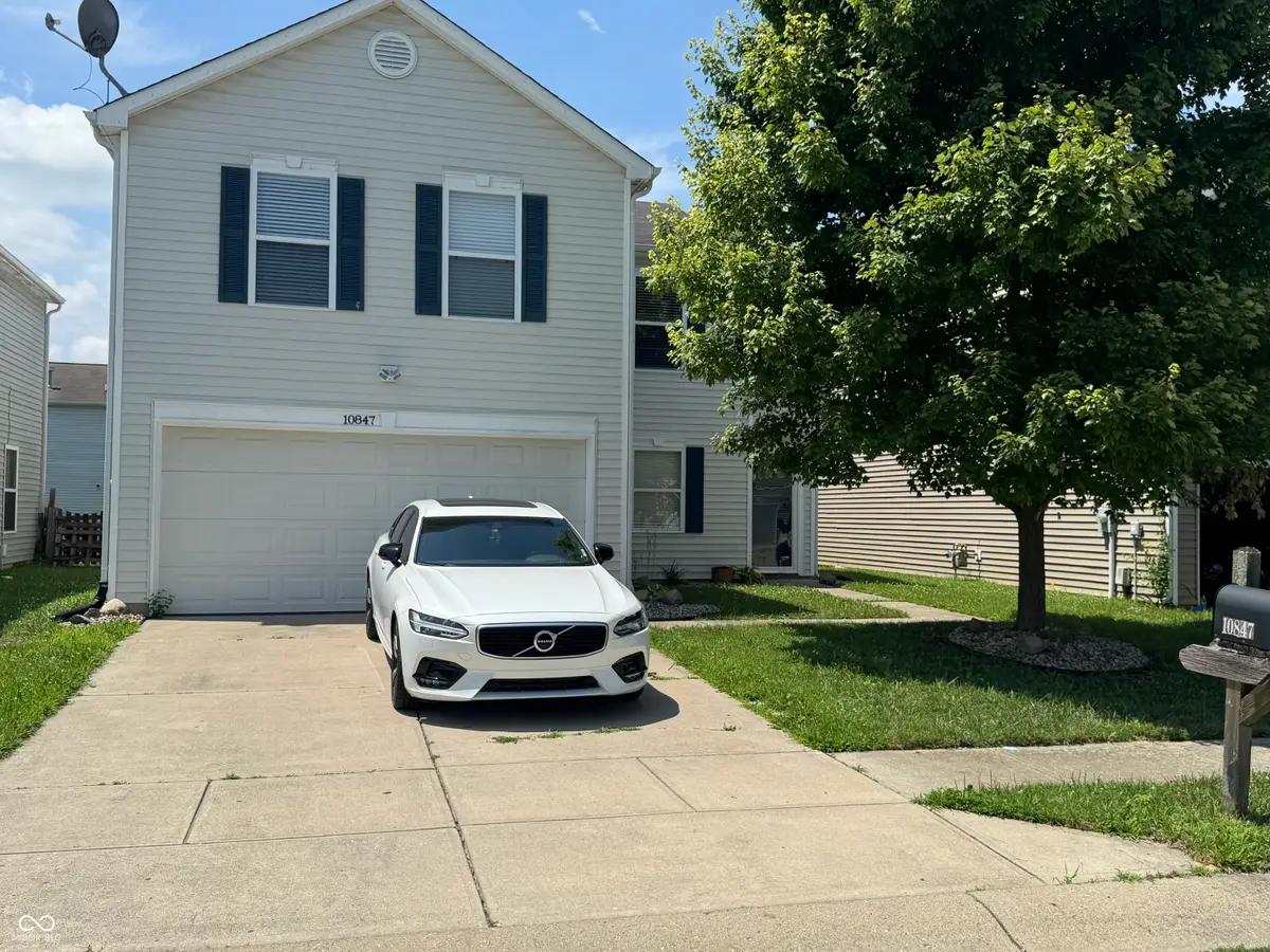 10847 Grace Drive, Ingalls, IN 46048 - Image #1