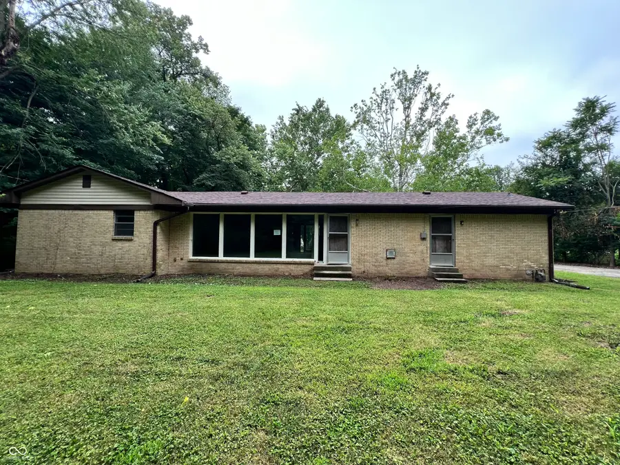 6321 Wood Knoll Lane, Indianapolis, IN 46260 - Image #2