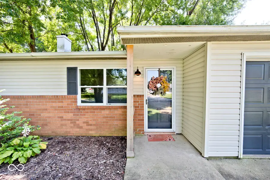 975 Rolling Hill Road, Greenwood, IN 46142 - Image #3