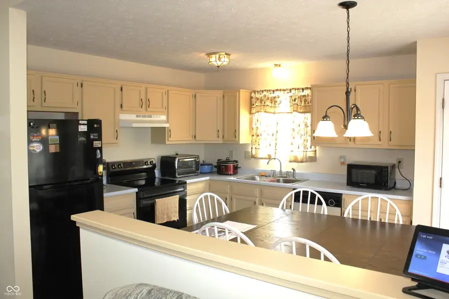 5964 Sycamore Forge Drive, Indianapolis, IN 46254 - Image #3