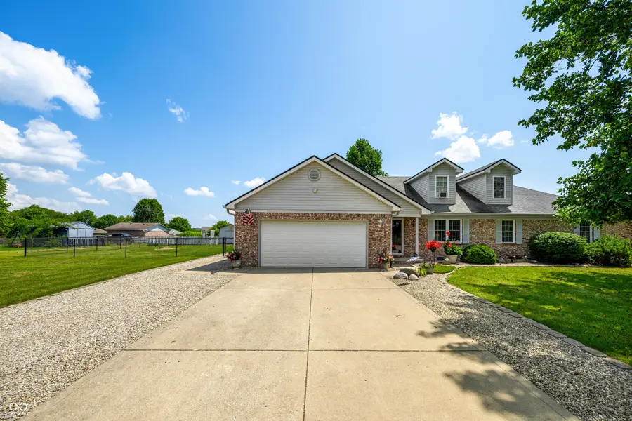 8245 Henderson Ridge Drive, Mooresville, IN 46158 - Image #2