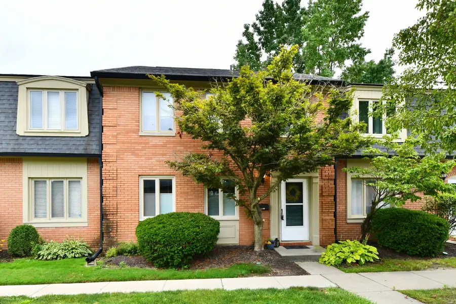 1113 Canterbury Square S, Indianapolis, IN 46260 - Image #2