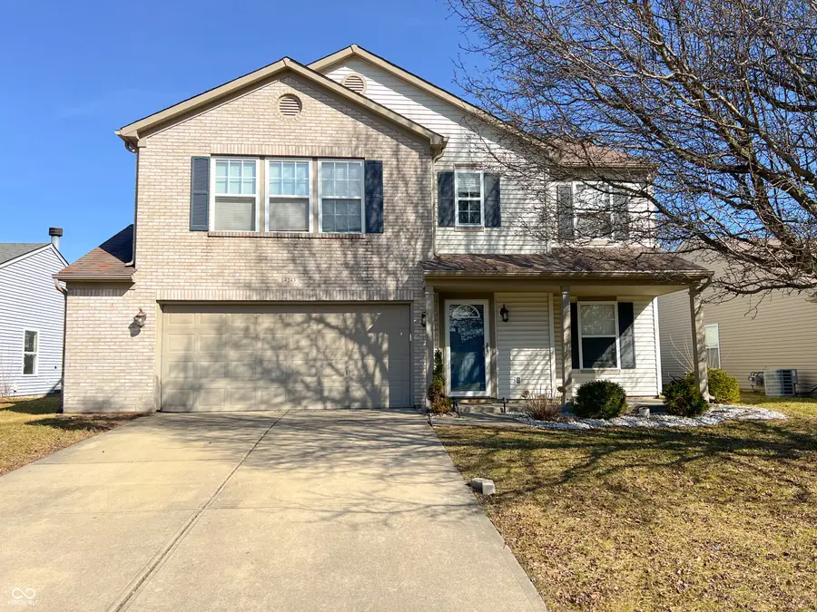 14243 Holly Berry Circle, Fishers, IN 46038 - Image #2