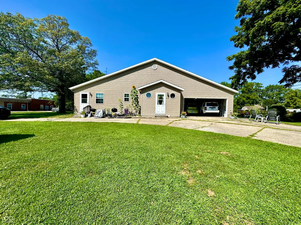 421 E North Street, Hartford City, IN 47348 - Image #1