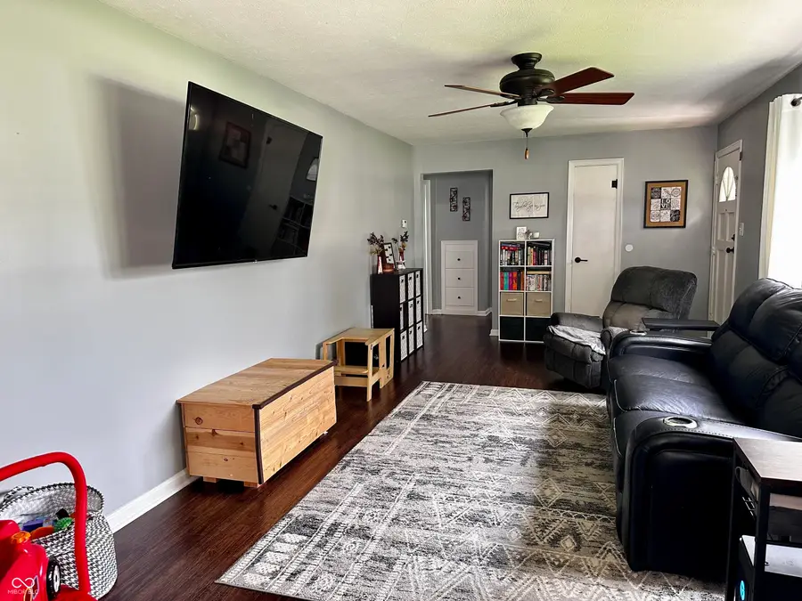 1430 Estates Drive, Greenwood, IN 46142 - Image #3