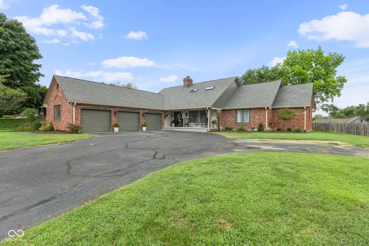 32 Raesta Drive, Mooresville, IN 46158 - Image #1