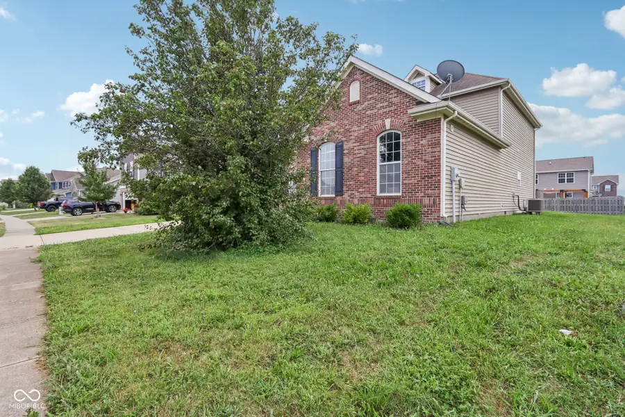 818 Declaration Drive, Pittsboro, IN 46167 - Image #3