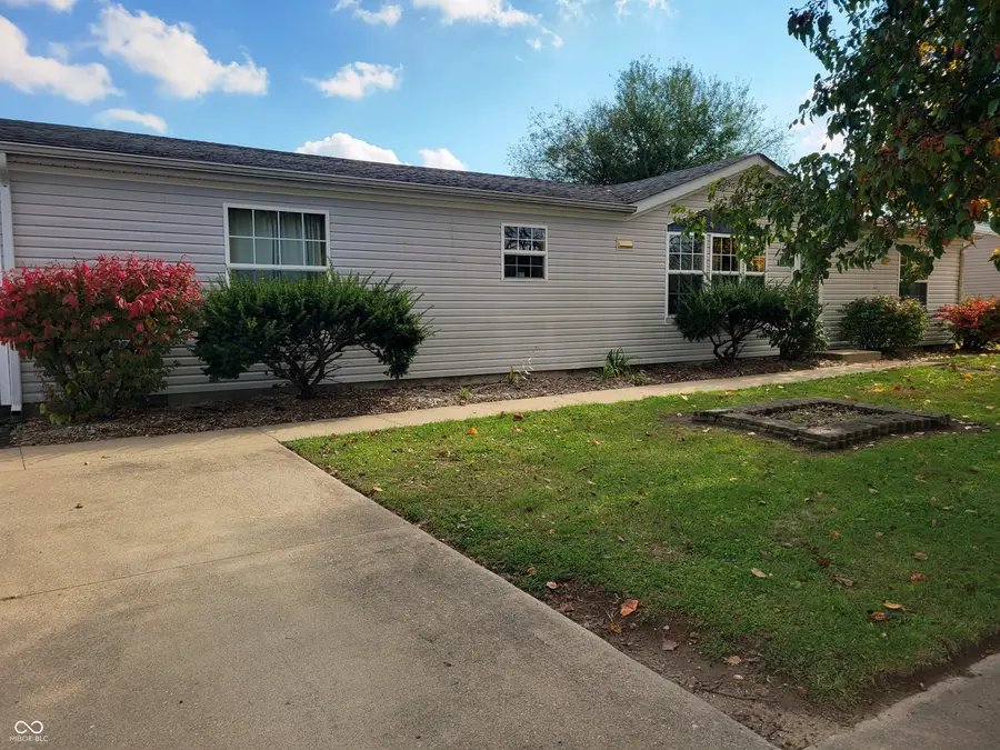 4683 Breckenridge Drive, Columbus, IN 47203 - Image #2