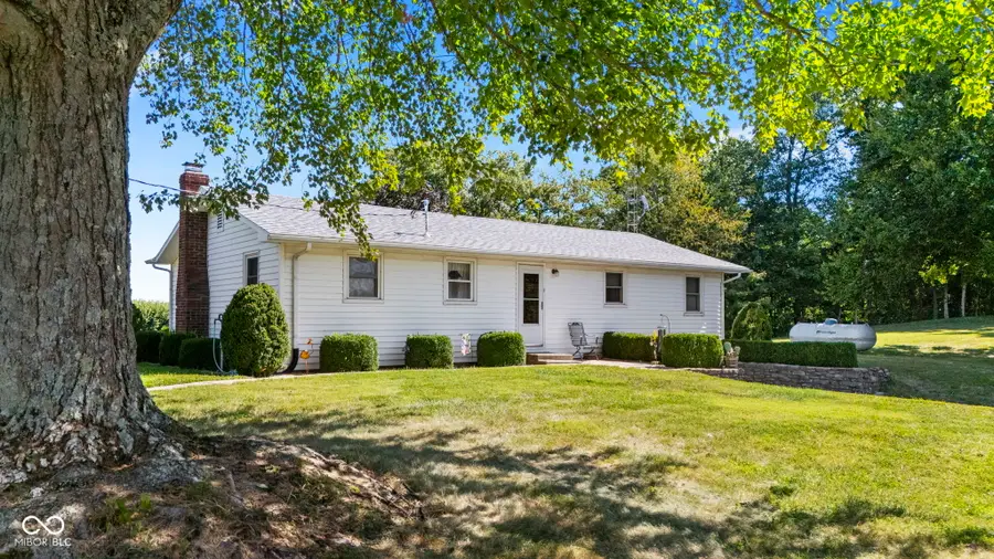 6275 E Mt Eden Road, Scottsburg, IN 47170 - Image #2