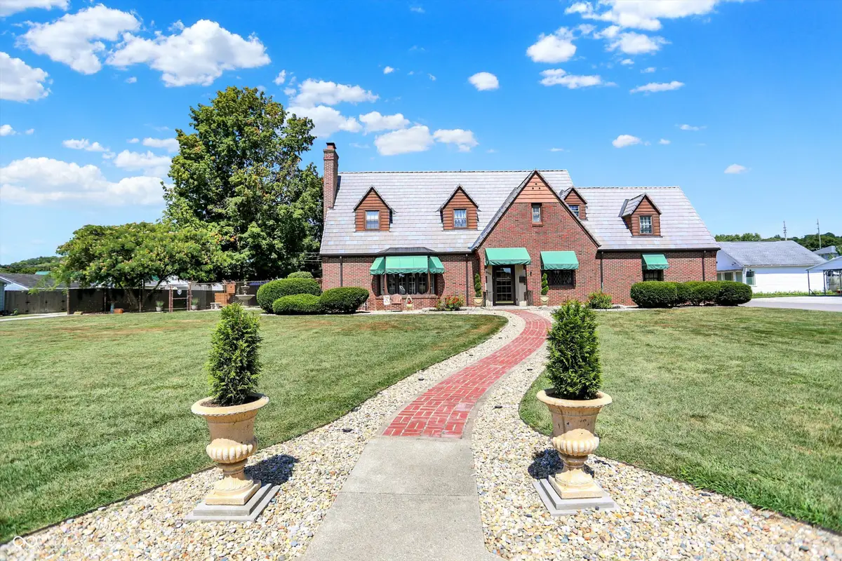 890 E Washington Street, Martinsville, IN 46151 - #1