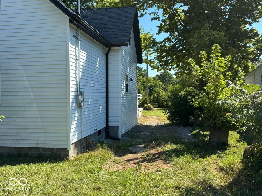 1118 S Walling Avenue, Muncie, IN 47302 - Image #2