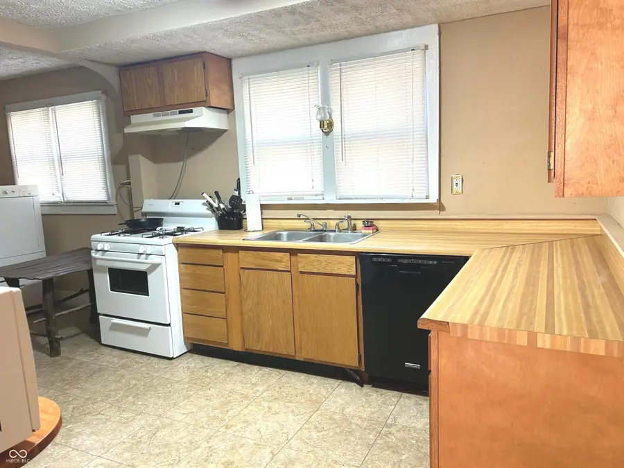 413 W York Street, Rockville, IN 47872 - Image #3