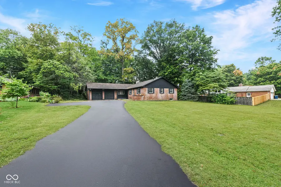 9202 Sherwood Lane, Indianapolis, IN 46240 - Image #2