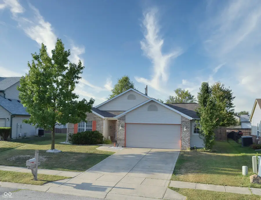 11814 Sinclair Drive, Indianapolis, IN 46235 - Image #3