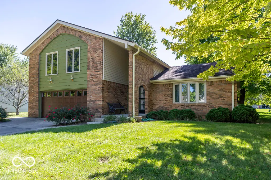 1115 Barcelona Drive, Greenwood, IN 46143 - #1