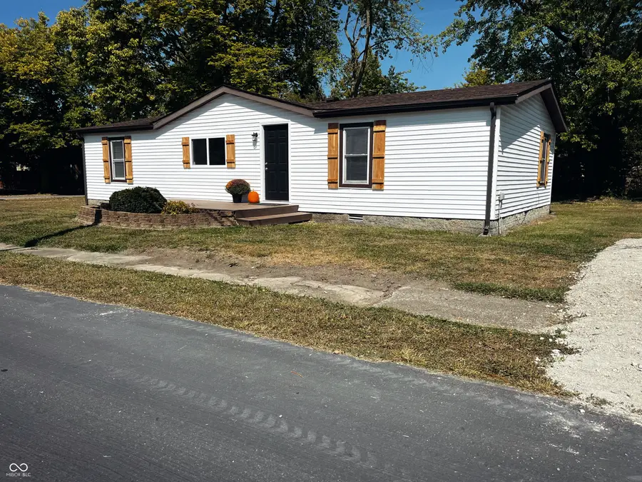 205 Walnut Street, Hope, IN 47246 - Image #2