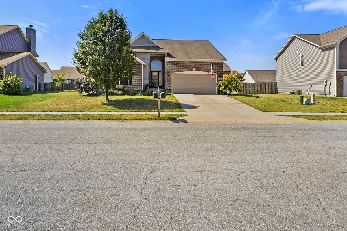 814 Declaration Drive, Pittsboro, IN 46167 - #1