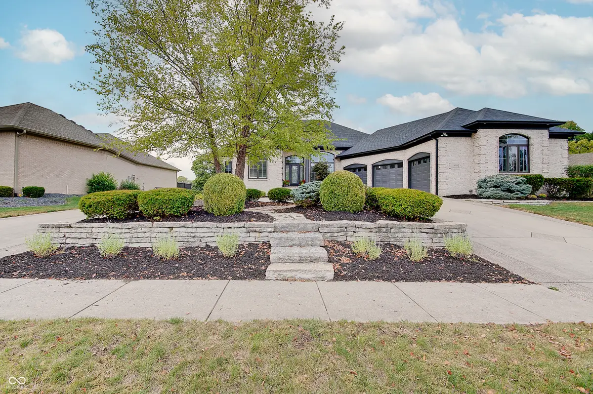 4638 Waters Edge Way, Greenwood, IN 46143 - Image #1