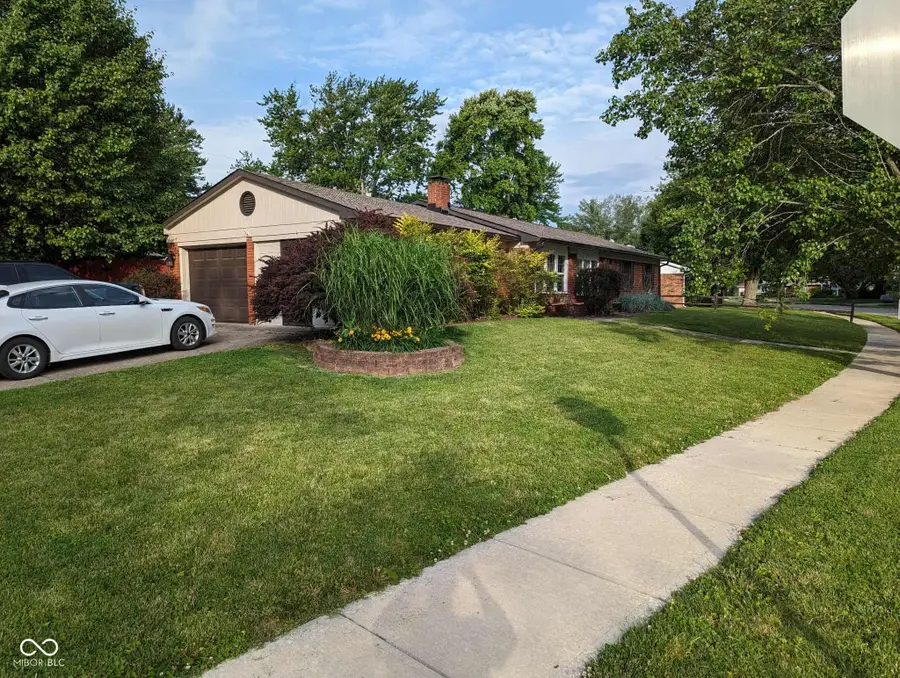 703 Redfern Drive, Beech Grove, IN 46107 - Image #3