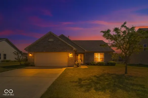 4353 W Parkway Court, New Palestine, IN 46163