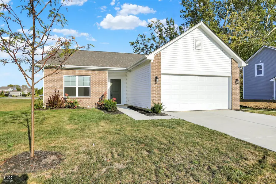 1537 N Clearwater Drive, Greenfield, IN 46140 - Image #2