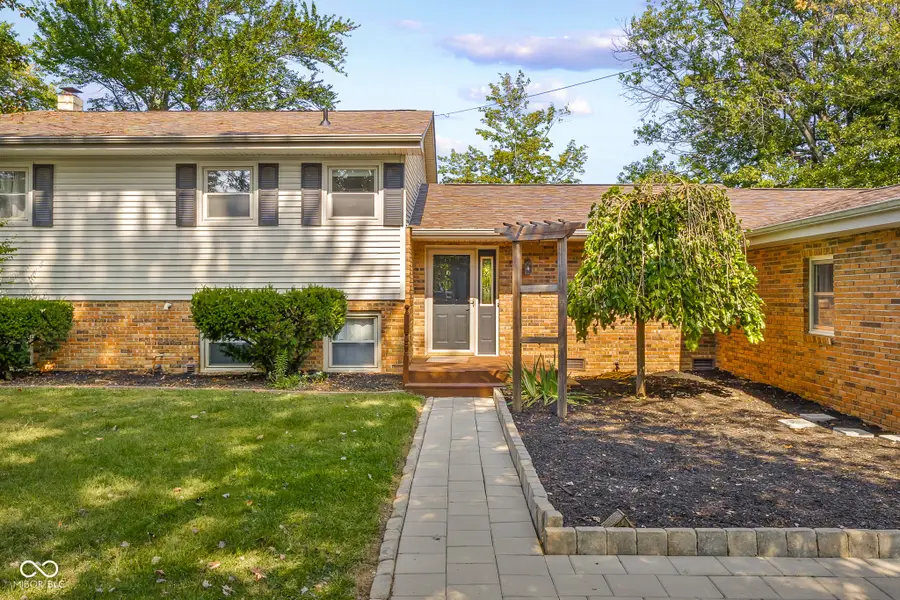 3736 W South Wood Lake Drive, Columbus, IN 47201 - Image #2