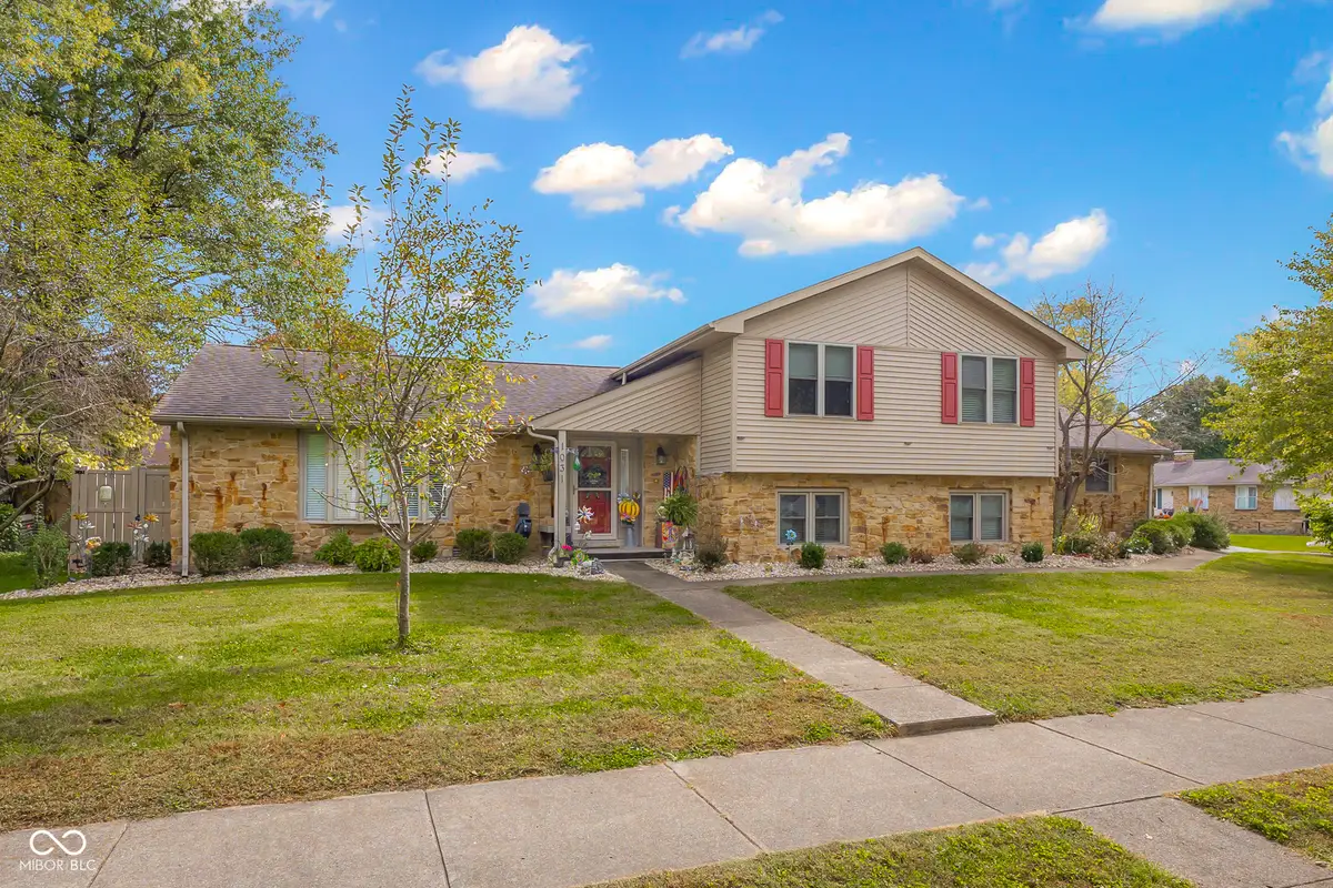 1031 Parkside Drive, Columbus, IN 47203 - Image #1