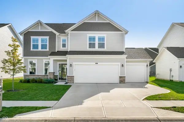647 Bluestem Circle, New Whiteland, IN 46184