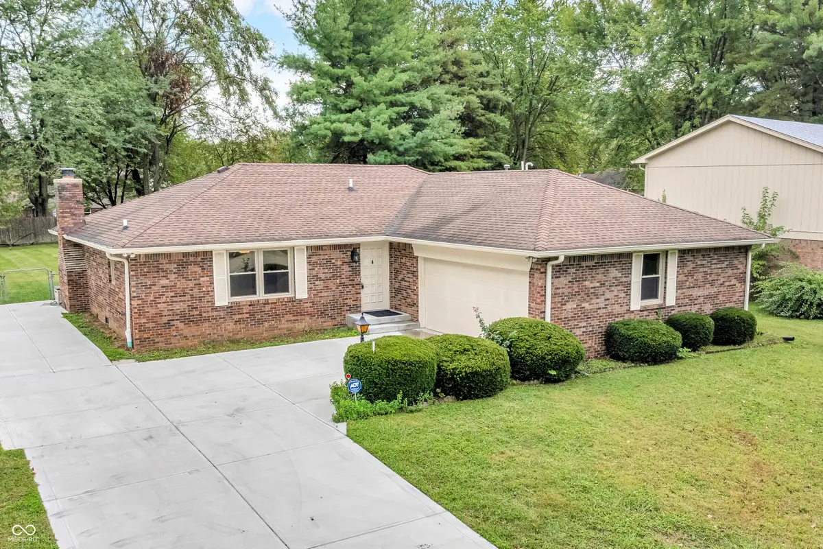 817 N Peterman Road, Greenwood, IN 46142 - Image #1