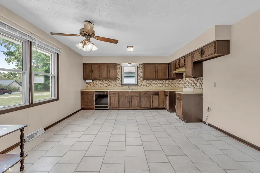 817 N Peterman Road, Greenwood, IN 46142 - Image #2