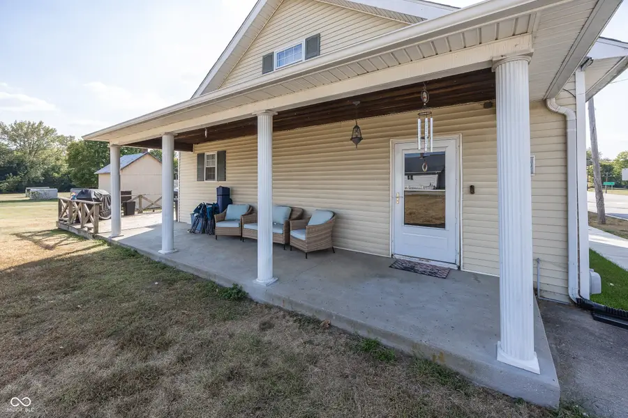 303 W Main Street, Lewisville, IN 47352 - Image #2