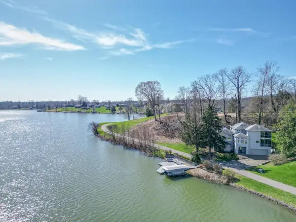 9622 W Shore Drive, Columbus, IN 47201