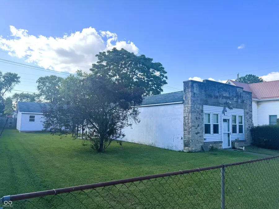 705 S Grace Avenue, Crawfordsville, IN 47933 - Image #2