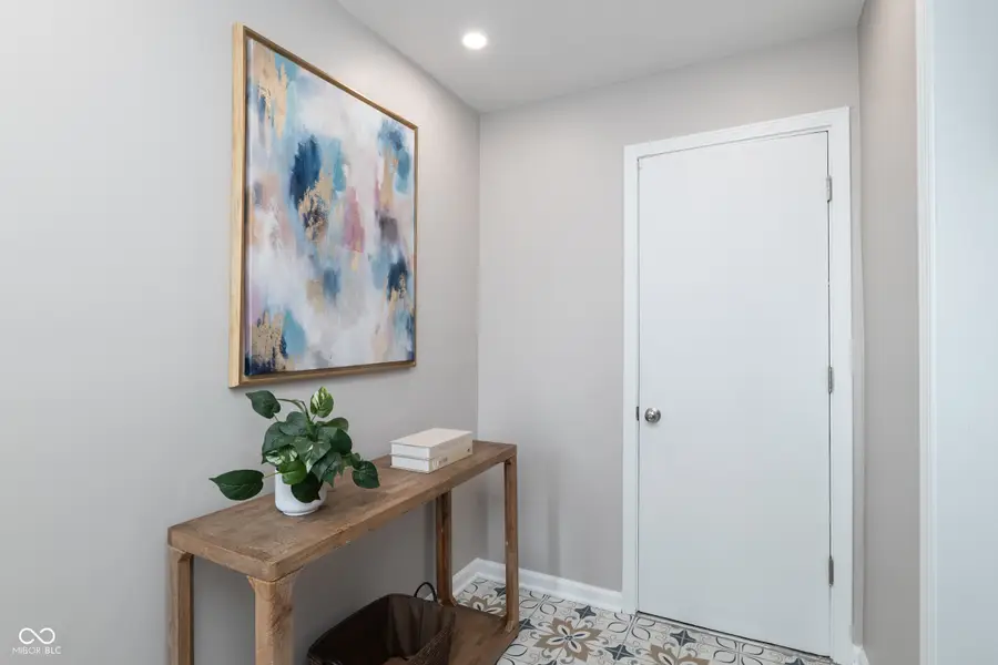 6824 Sargent Road, Indianapolis, IN 46256 - Image #3