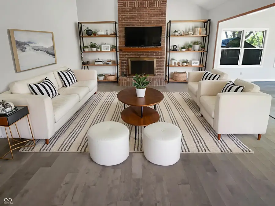 8259 Hampton Circle W, Indianapolis, IN 46256 - Image #2