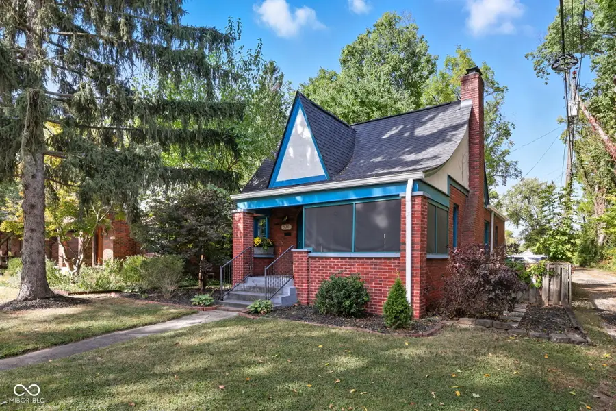 526 Kessler Boulevard East Drive, Indianapolis, IN 46220 - Image #2