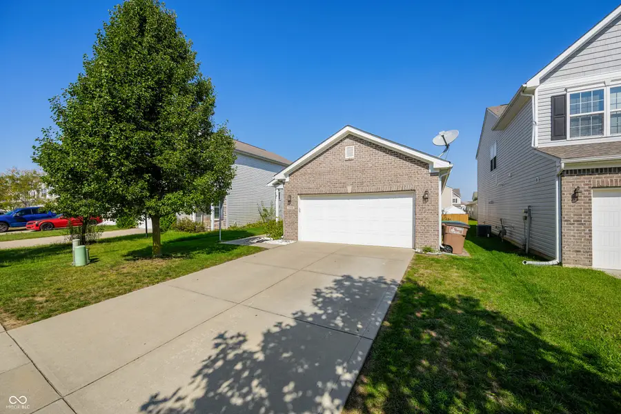 2498 Shadow Bend Drive, Columbus, IN 47201 - Image #2
