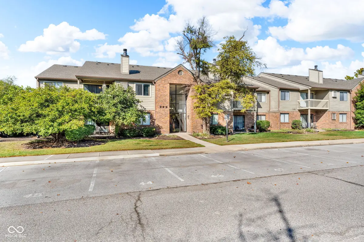 4260 Village Pw E Circle #4, Indianapolis, IN 46254 - Image #1