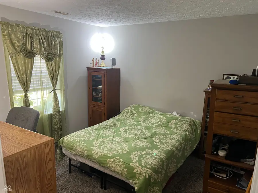 3821 Gray Pond Court, Indianapolis, IN 46237 - Image #3