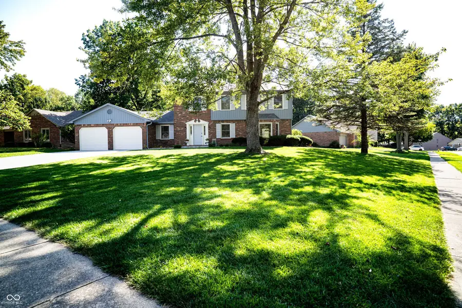 554 Whispering Trail, Greenwood, IN 46142 - Image #2