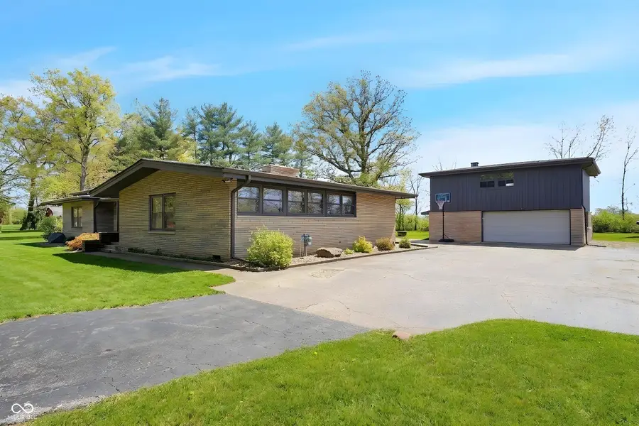 112 W 60th Street, Anderson, IN 46013 - #3