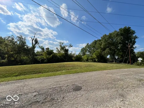 7610 Walnut Drive, Indianapolis, IN 46268