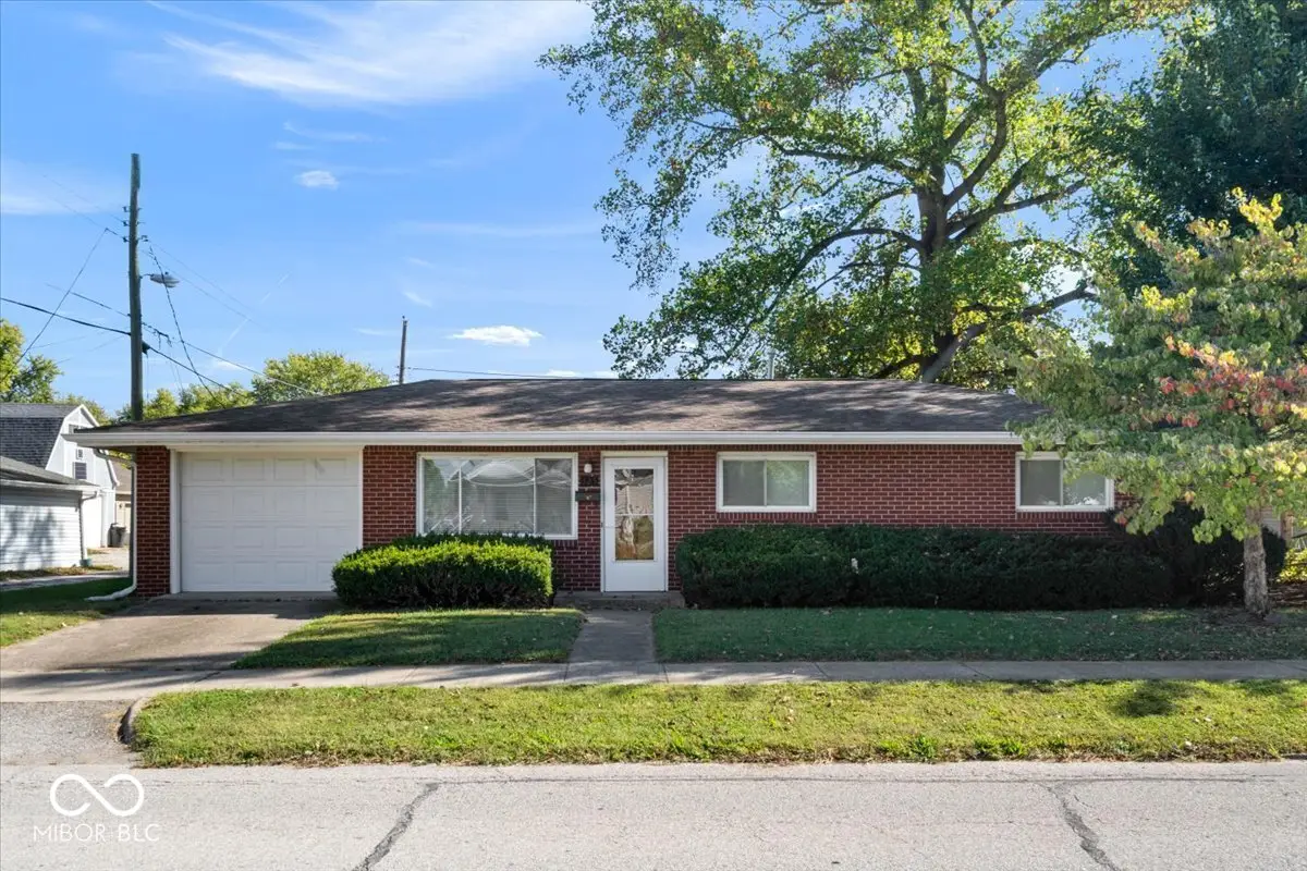 325 N Center Street, Plainfield, IN 46168 - Image #1