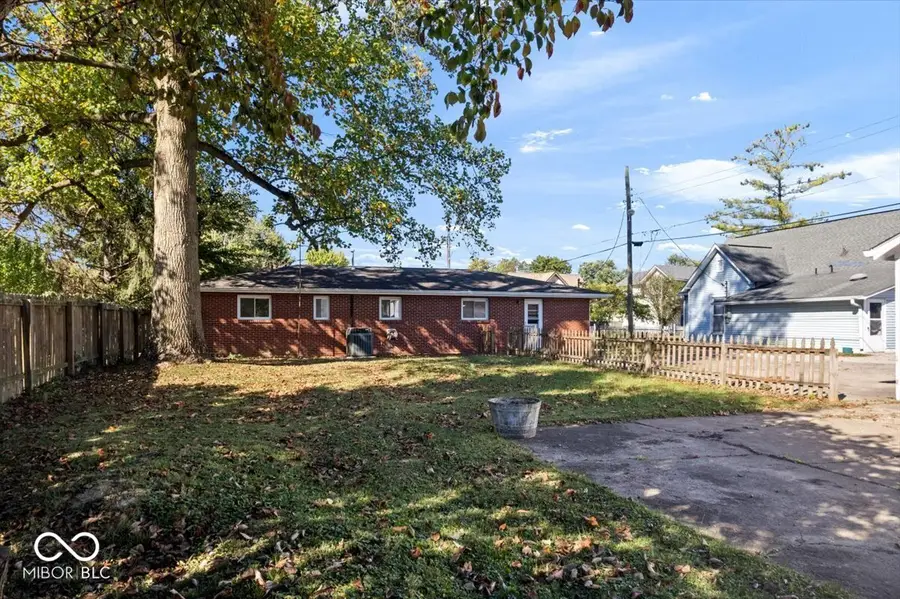 325 N Center Street, Plainfield, IN 46168 - Image #3