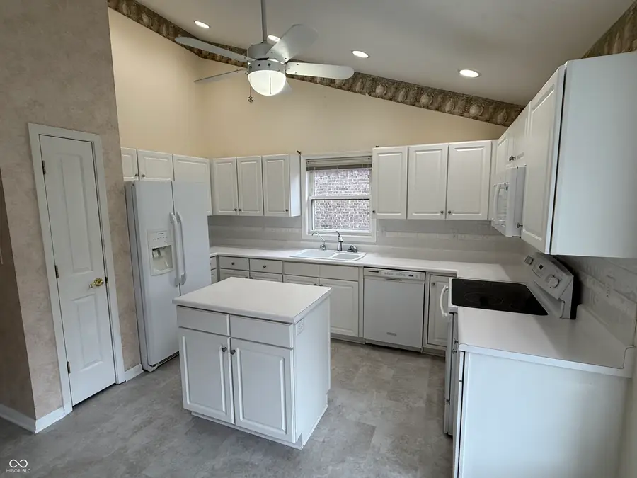 1634 Foxmere Way, Greenwood, IN 46142 - #3