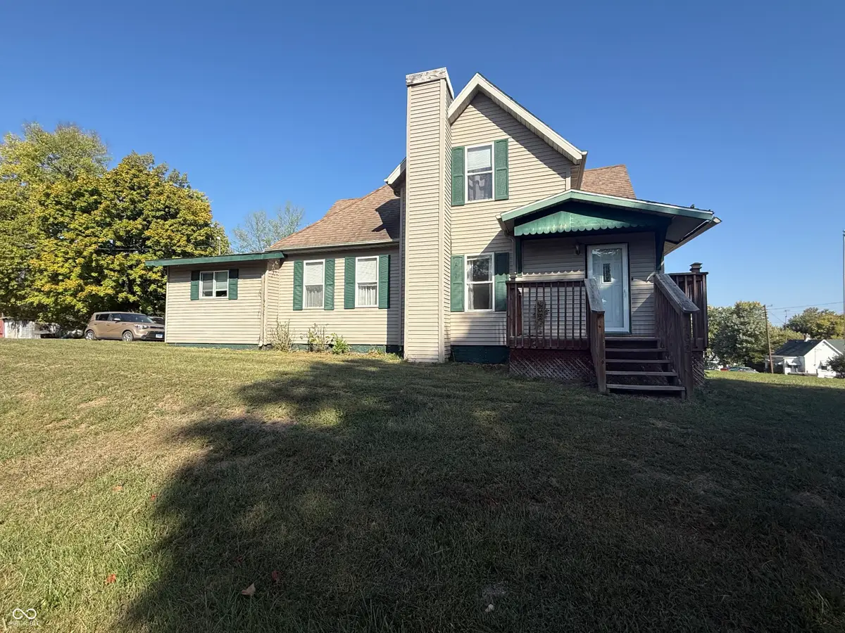 402 W Walnut Street, Cayuga, IN 47928 - Image #1