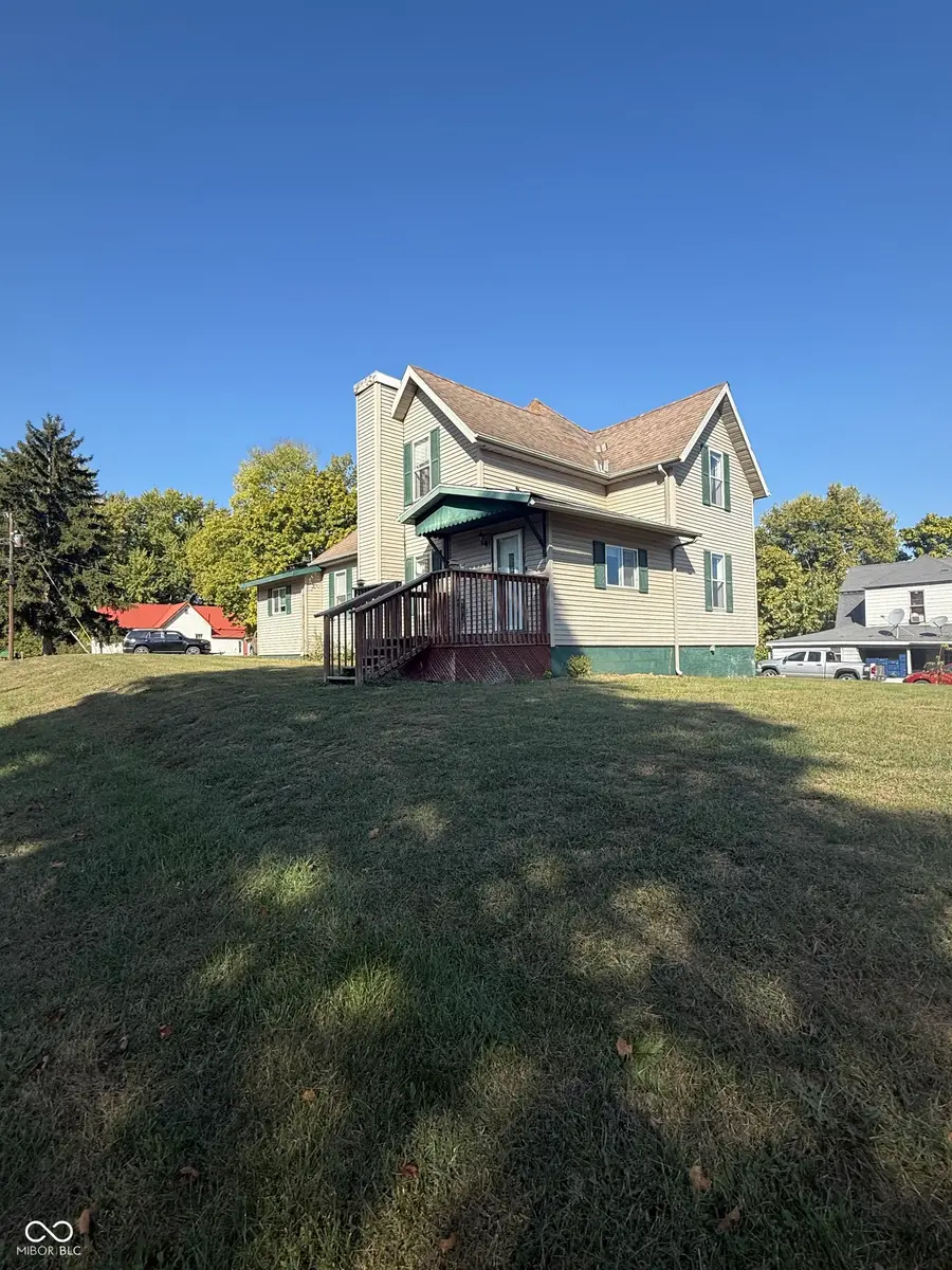 402 W Walnut Street, Cayuga, IN 47928 - Image #2