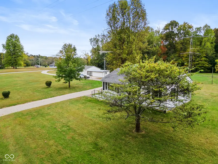 6435 W Lowell Road, Columbus, IN 47201 - Image #2