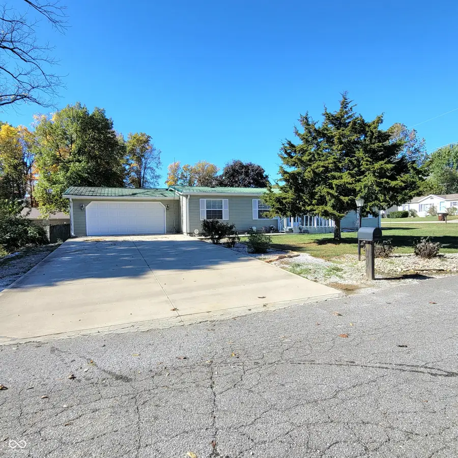 579 Love Court, Cloverdale, IN 46120 - Image #2